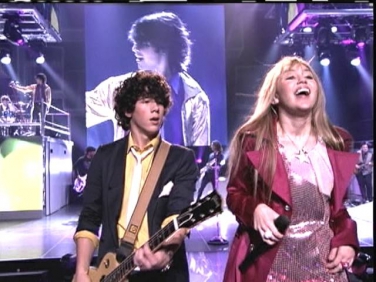 Miley Cyrus,Hannah Montana Live,Jonas Brothers