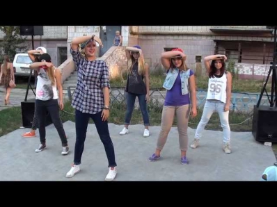 Красивый танец хип-хоп от девчат из творческого центра 
