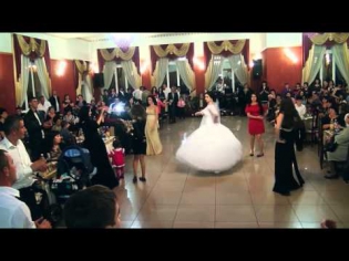 Танец невесты и ее подруг(Бахчисарай, Аю-даг ) Yaşlar Avasi