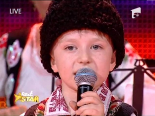 Next Star - Cu cusma si opinci, Vladut a cantat muzica populara! [18 Aprilie 2013]