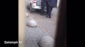 Moskvada, yurtdoshimizni tintuv qilayotgan Policiya Yashirin kamera