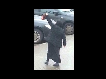 Video: Uzbek nanny carries chopped off head of child outside metro station in Russia