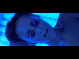 The Final Destination tanning bed full scene
