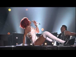 S & M Rihanna Live with Britney Spears Billboard Music Awards 2011