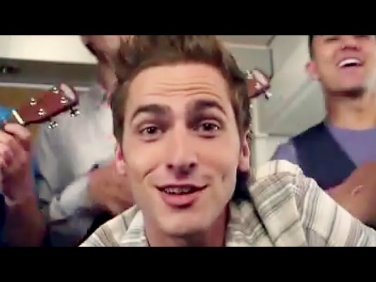Big Time Rush - Big Time Tour-Bus (mit Victoria Justice! Song: Crazy For U)