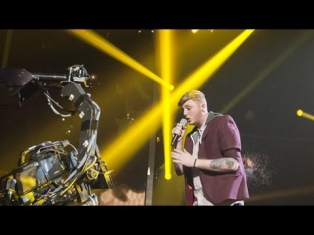 James Arthur sings Kelly Clarkson's Stronger - Live Week 1 - The X Factor UK 2012