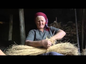 Традиционная обработка льна. Кадры из фильма 