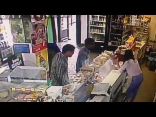 Кража сотового телефона из магазина в Алматы попала на видео