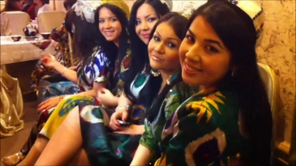 Uzbek Girls in National Clothes Milliy libosli o'zbek qizlar Узбечки в нац одеждах