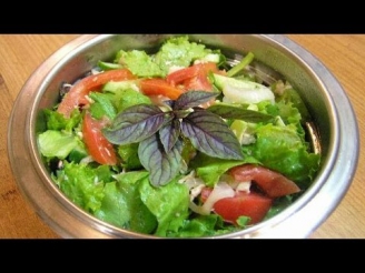 Салат из курицы и овощей - видео рецепт