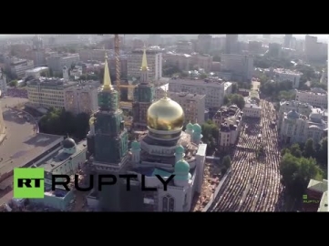Russia: Drone captures massive Eid al-Fitr celebrations in Moscow
