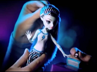 Монстр Хай Monster High™   Fall 2011 Dead Tired Dolls Commercial