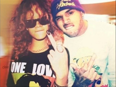 Rihanna ft. Chris Brown -Birthday Cake (Remix) [New Song 2012] in HD