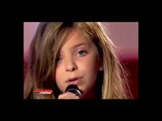 Девочка поет песню Кристины Агилера слушать онлайн