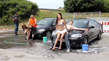 Araba Yıkayan Sexy Kızlar - Sexy Girl Car Wash