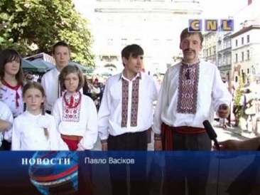 Виступ на площі Ринок у Львові, церква 