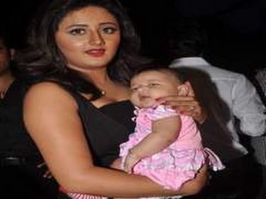 Uttaran Tapasya (Rashmi Desai) delivers baby girl