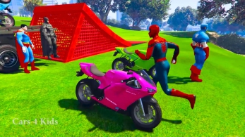 Цветные Мотоциклы с Человек паук Мультик для Детей Машинки и Веселые Песенки для Малышей