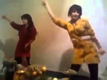 Uzbek qizlari yangi raqslari bilan new video 2016 Узбечки учять всему миру танцеват