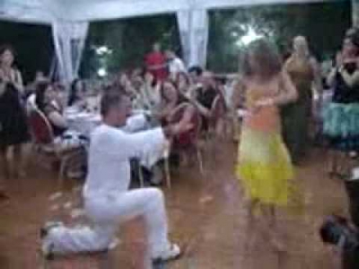 Шакира танцует под песню "Азербайджаным"
