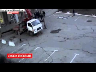 Видеокамеры зафиксировали падение фаната «Спартака» с крыши стадиона
