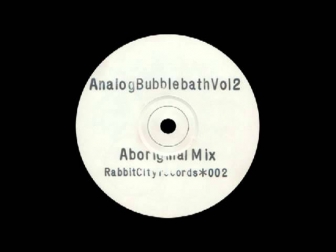 Aphex Twin - Digeridoo (Aboriginal Mix) (Analog Bubblebath Vol 2) [Rabbit City 002 White Label] 1991